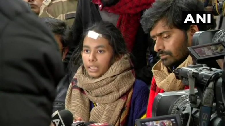 JNU हिंसा: दिल्ली पुलिस ने जवाहरलाल नेहरू विश्वविद्यालय छात्रसंघ  की अध्यक्ष आइशी घोष, दो अन्य से की पूछताछ