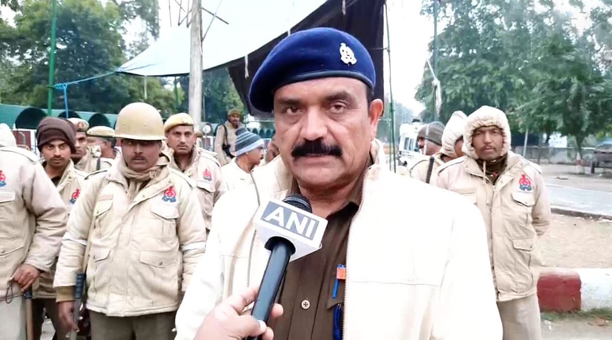 CAA पर बवाल जारी: अलीगढ़ में 70 महिलाओं के खिलाफ दर्ज हुई FIR, धारा 144 के बीच कर रहीं थी प्रदर्शन की कोशिश CAA पर बवाल जारी: अलीगढ़ में 70 महिलाओं के खिलाफ दर्ज हुई FIR, धारा 144 के बीच कर रहीं थी प्रदर्शन की कोशिश
