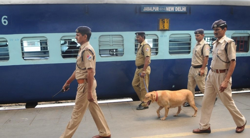 केरल में ट्रेन में एक महिला यात्री के पास से जिलेटिन की छड़ें, डिटोनेटर बरामद