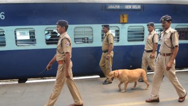 केरल में ट्रेन में एक महिला यात्री के पास मिली जिलेटिन की छड़ें और डिटोनेटर, पुलिस ने किया अरेस्ट