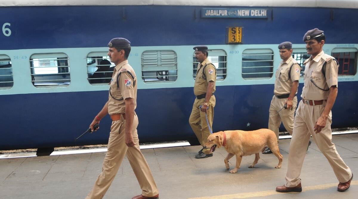IRCTC का अलर्ट: टूर पैकेज बुकिंग के दौरान भूलकर भी न करें ये गलती, नहीं तो होगा बड़ा नुकसान IRCTC का अलर्ट: टूर पैकेज बुकिंग के दौरान भूलकर भी न करें ये गलती, नहीं तो होगा बड़ा नुकसान