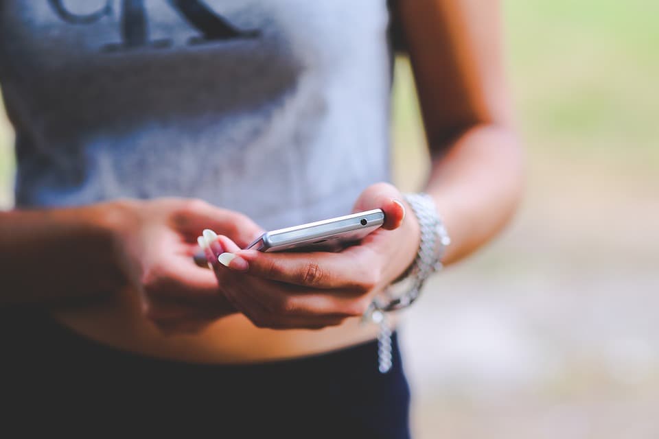 राजस्थान: पत्नी के Facebook पर थे 6 हजार फॉलोअर्स, पति को हुआ शक, दी खौफनाक सजा राजस्थान: पत्नी के Facebook पर थे 6 हजार फॉलोअर्स, पति को हुआ शक, दी खौफनाक सजा