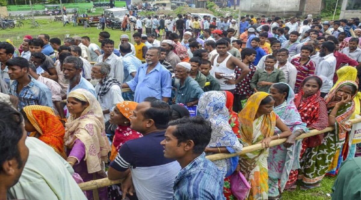 जनगणना 2021: रजिस्ट्रार जनरल और जनगणना आयुक्त विवेक जोशी ने जारी किया नोटिफिकेशन, लोगों से पूछे जाएंगे ऐसे सवाल, देखें पूरी लिस्ट जनगणना 2021: रजिस्ट्रार जनरल और जनगणना आयुक्त विवेक जोशी ने जारी किया नोटिफिकेशन, लोगों से पूछे जाएंगे ऐसे सवाल, देखें पूरी लिस्ट