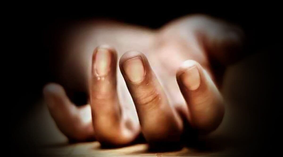 आगरा: रिश्तेदारों पर पैसा खर्च करने पर पति ने पत्नी को गला दबाकर मारा, गिरफ्तार आगरा: रिश्तेदारों पर पैसा खर्च करने पर पति ने पत्नी को गला दबाकर मारा, गिरफ्तार