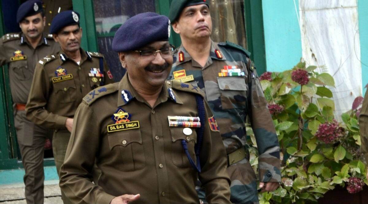 जम्मू-कश्मीर के डीजीपी दिलबाग सिंह बोले 'दक्षिणी कश्मीर' में खात्मे की कगार पर हिजबुल मुजाहिदीन जम्मू-कश्मीर के डीजीपी दिलबाग सिंह बोले 'दक्षिणी कश्मीर' में खात्मे की कगार पर हिजबुल मुजाहिदीन