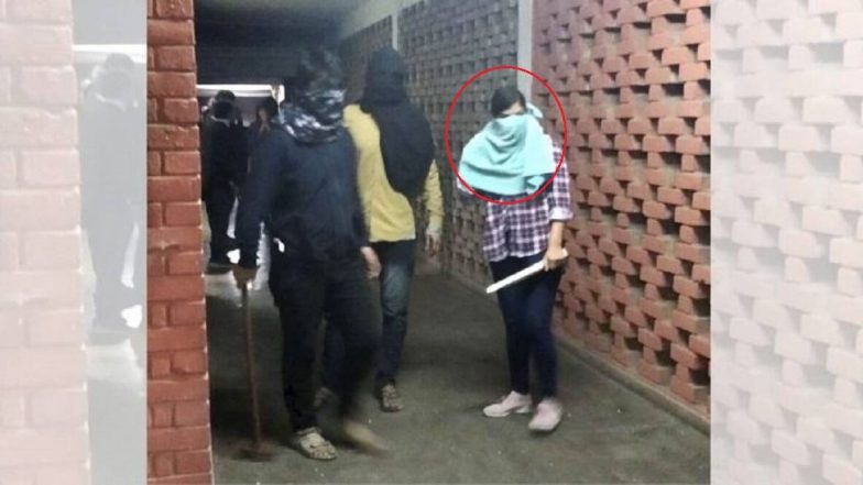 JNU Violence: एबीवीपी की सदस्य कोमल शर्मा ने कहा- जेएनयू हिंसा मामले में जांच के लिए तैयार हूं