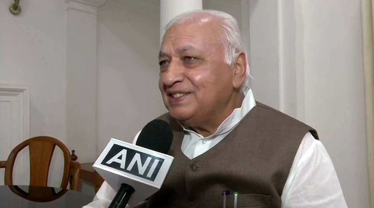 केरल: गवर्नर आरिफ मोहम्मद खान ने असहमत होने के बावजूद CAA के विरोध वाला वाक्य पढ़ा केरल: गवर्नर आरिफ मोहम्मद खान ने असहमत होने के बावजूद CAA के विरोध वाला वाक्य पढ़ा