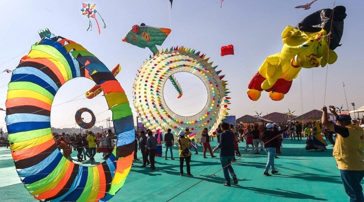 International Kite Festival 2020: गुजरात के अहमदाबाद में 7-14 जनवरी तक मनाया जाएगा अंतरराष्ट्रीय पतंग महोत्सव, जानें इसका इतिहास, महत्व और पूरा शेड्यूल International Kite Festival 2020: गुजरात के अहमदाबाद में 7-14 जनवरी तक मनाया जाएगा अंतरराष्ट्रीय पतंग महोत्सव, जानें इसका इतिहास, महत्व और पूरा शेड्यूल