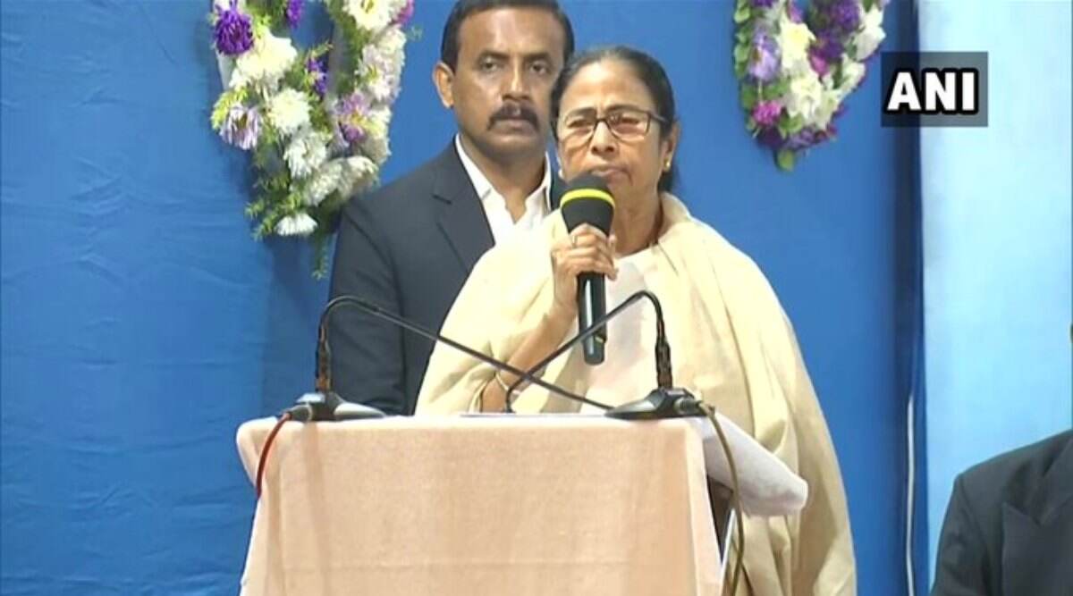 सीएम ममता बनर्जी ने केंद्र सरकार पर कसा तंज, बोलीं- गंगा सागर के बुनियादी ढांचे और विकास के लिए हम नहीं लेते हैं किसी से कोई पैसा सीएम ममता बनर्जी ने केंद्र सरकार पर कसा तंज, बोलीं- गंगा सागर के बुनियादी ढांचे और विकास के लिए हम नहीं लेते हैं किसी से कोई पैसा