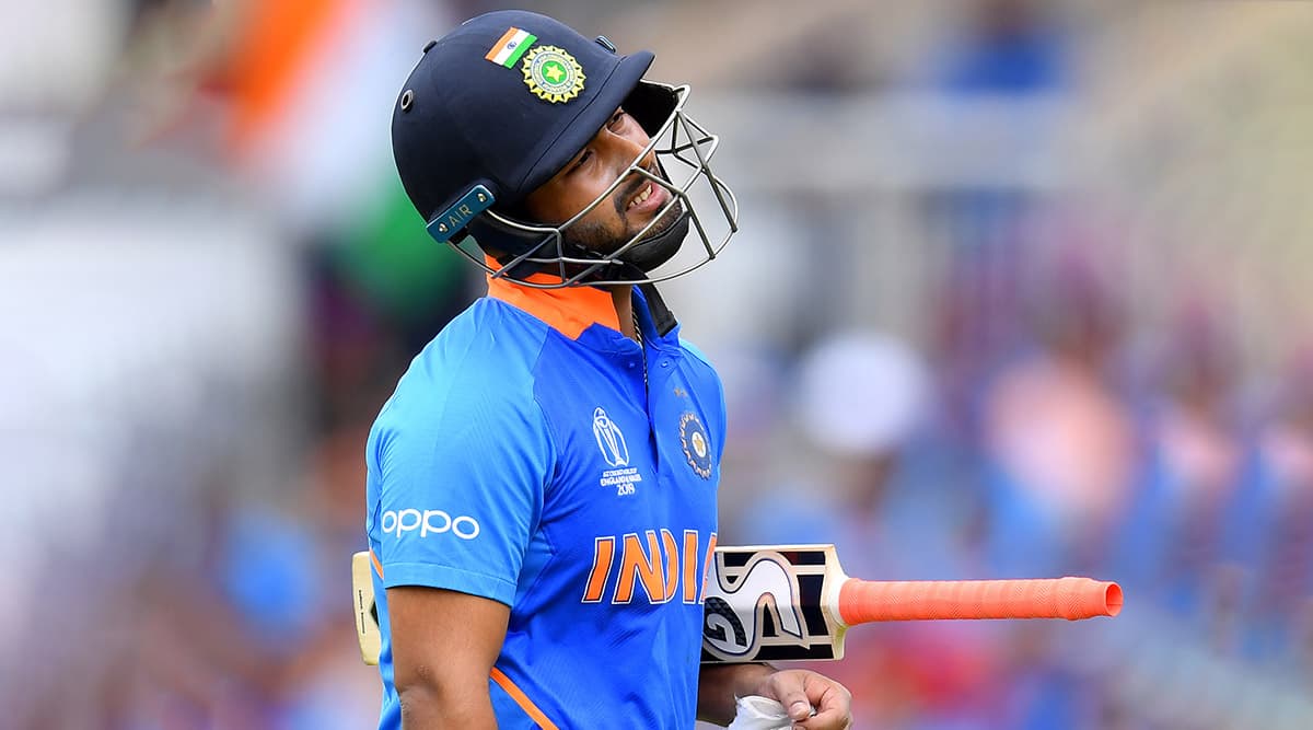 Ind vs Aus 1st ODI 2020: वानखेड़े में ऋषभ पंत की जगह लोकेश राहुल कर रहे हैं विकेटकीपिंग, जानें क्या है वजह Ind vs Aus 1st ODI 2020: वानखेड़े में ऋषभ पंत की जगह लोकेश राहुल कर रहे हैं विकेटकीपिंग, जानें क्या है वजह