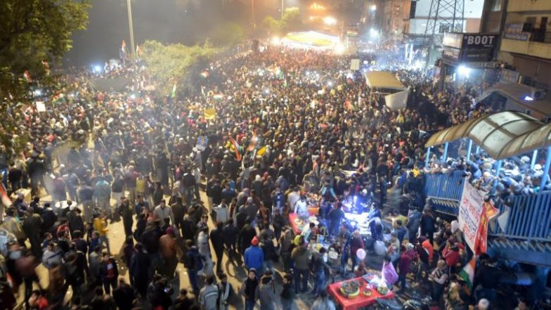 CAA Protest: जंतर- मंतर पर जुटे शाहीन बाग के प्रदर्शनकारी, सरकार के फैसले पर जताया विरोध