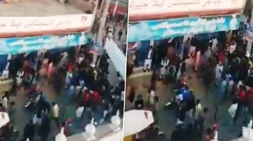 पाकिस्तान में ननकाना साहिब गुरुद्वारे पर पथराव, प्रदर्शनकारियों ने नाम बदलने की दी धमकी, बढ़ाई गई सुरक्षा पाकिस्तान में ननकाना साहिब गुरुद्वारे पर पथराव, प्रदर्शनकारियों ने नाम बदलने की दी धमकी, बढ़ाई गई सुरक्षा
