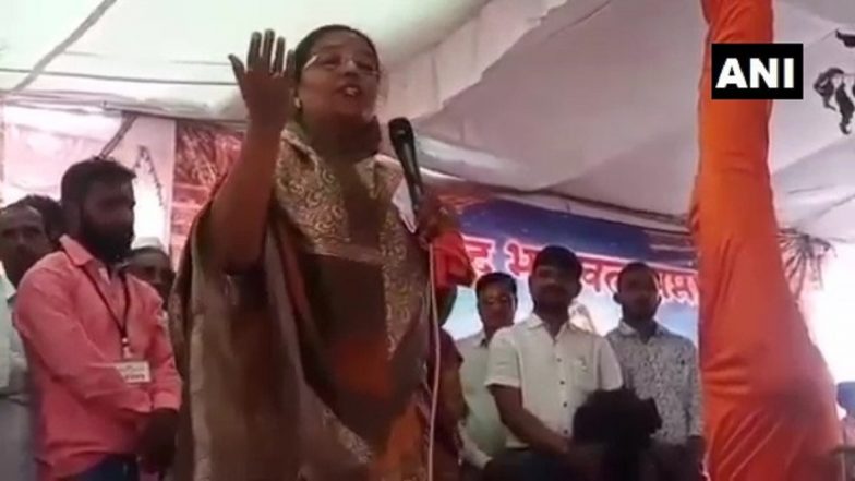 गाय को छूने से नकारात्मकता दूर होती है: महाराष्ट्र सरकार की मंत्री यशोमति ठाकुर