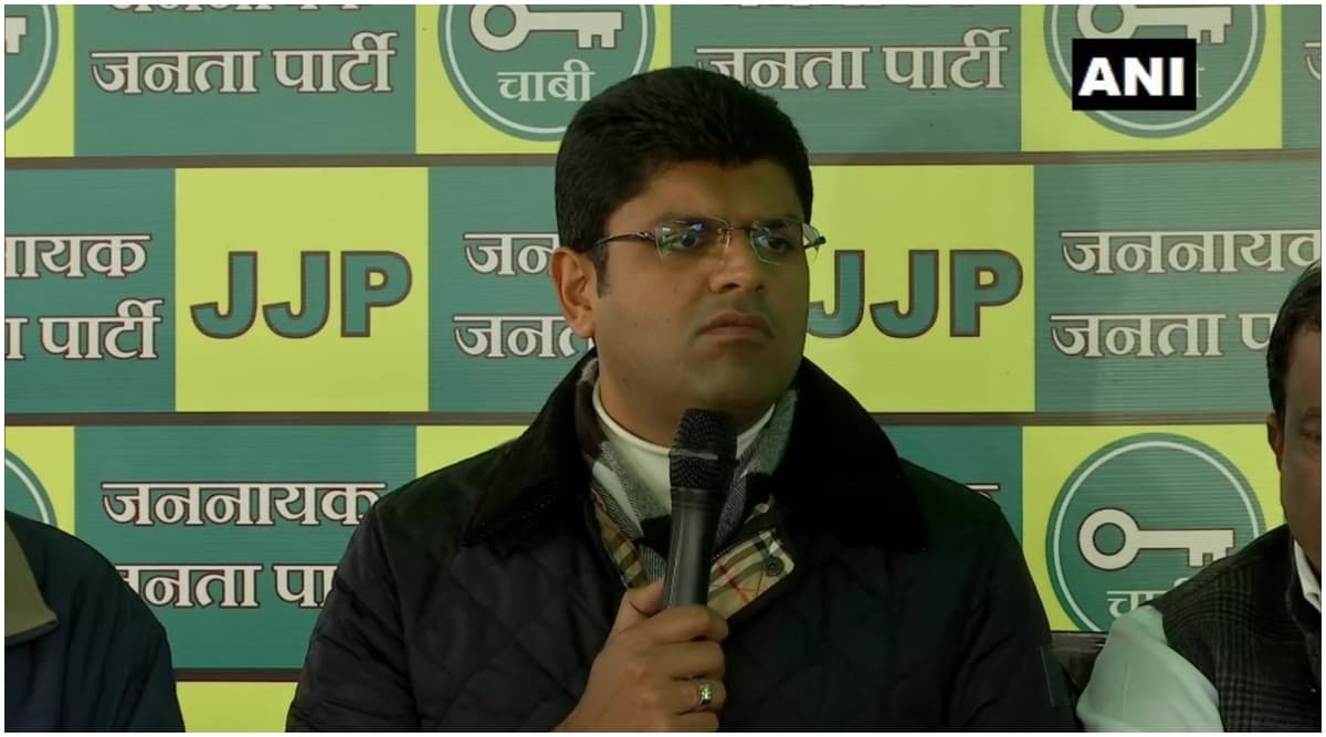 हरियाणा के उप मुख्यमंत्री दुष्यंत चौटाला ने लोगों को संदेश देने के लिए COVID-19 की कराई जांच