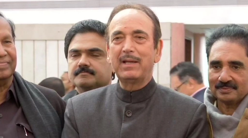 कांग्रेस नेता गुलाम नबी आजाद ने सोनिया गांधी को लिखा पत्र,  CWC की बैठक बुलाने का आग्रह किया