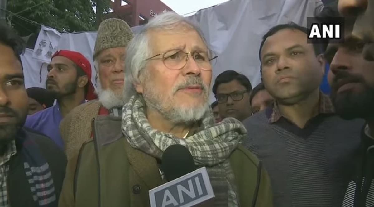 CAA Protest: जामिया में बोले नजीब जंग- नागरिकता कानून में सुधार की जरूरत, साथ ही मुसलमानों को भी जोड़ा जाए CAA Protest: जामिया में बोले नजीब जंग- नागरिकता कानून में सुधार की जरूरत, साथ ही मुसलमानों को भी जोड़ा जाए
