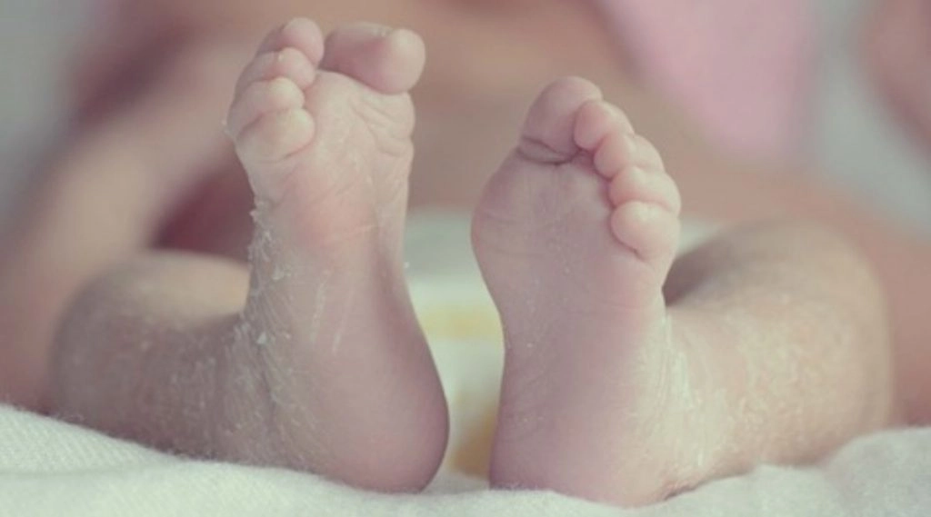 मुंबई में फर्जी दस्तावेजों के जरिए बच्चे को गोद दिलाने के आरोप में चिकित्सक गिरफ्तार