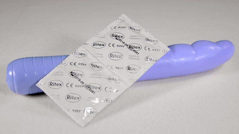 Sex Tips: क्या पुरुष अपने आपको तब अपर्याप्त महसूस करते हैं, जब महिलाएं सेक्स के दौरान वाइब्रेटर का इस्तेमाल करती हैं?