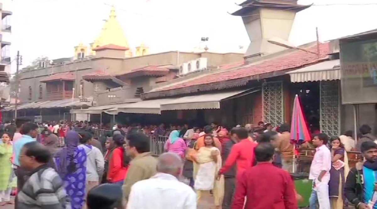 शिरडी: बंद के दौरान सड़कों पर दिखा सन्नाटा, भक्तों के लिए खोला गया साईं प्रसादालय- उद्धव कल करेंगे बैठक शिरडी: बंद के दौरान सड़कों पर दिखा सन्नाटा, भक्तों के लिए खोला गया साईं प्रसादालय- उद्धव कल करेंगे बैठक