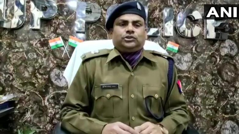 उत्तर प्रदेश: दो लोगों की झड़प में महिला के बैग में रखा एसिड गिरा, तीन लोग जले