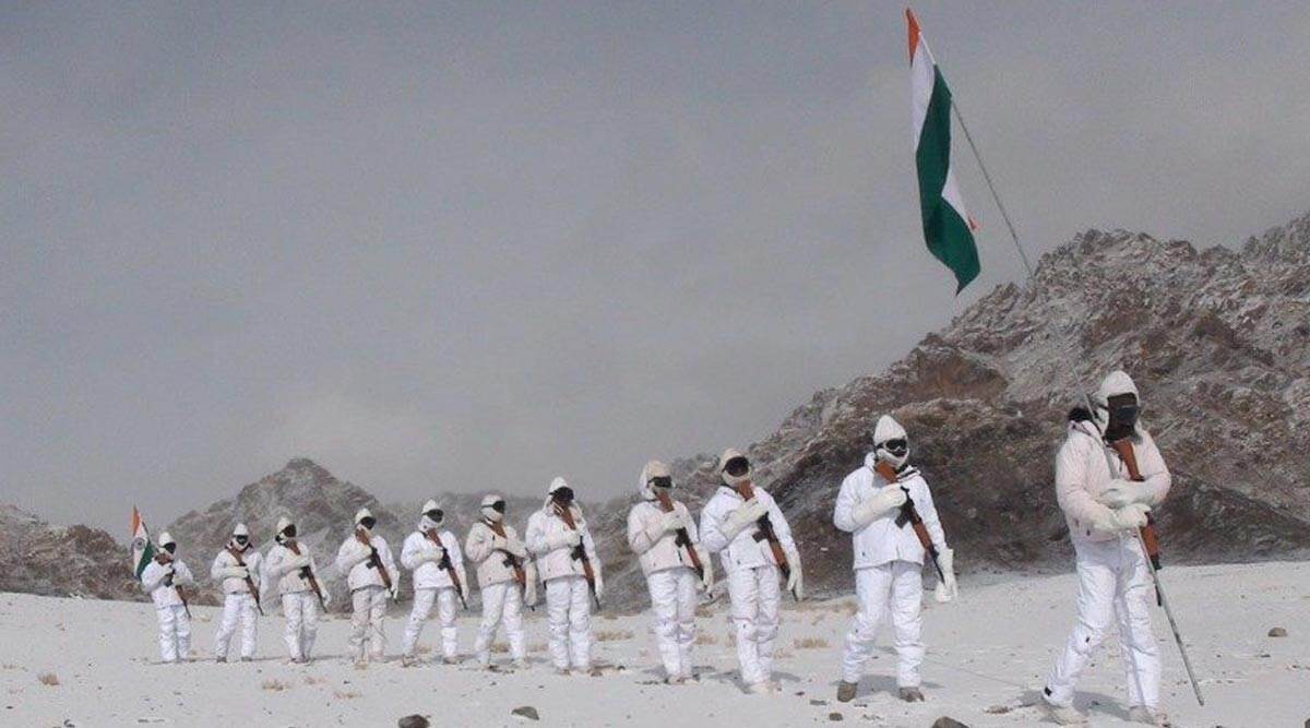 Republic Day 2020: ITBP के जवानों ने 17000 फिट की ऊंचाई पर -20 डिग्री तापमान में फहराया तिरंगा, लगाए 'वंदे मातरम’ के नारे, देखें वीडियो Republic Day 2020: ITBP के जवानों ने 17000 फिट की ऊंचाई पर -20 डिग्री तापमान में फहराया तिरंगा, लगाए 'वंदे मातरम’ के नारे, देखें वीडियो