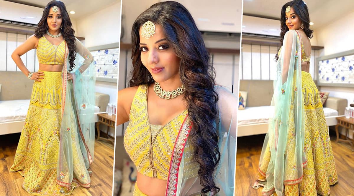 भोजपुरी स्टार मोनालिसा ने यलो लहंगा पहनकर दिखाई अपनी दिलकश अदा, Hotness से मचाई सनसनी भोजपुरी स्टार मोनालिसा ने यलो लहंगा पहनकर दिखाई अपनी दिलकश अदा, Hotness से मचाई सनसनी