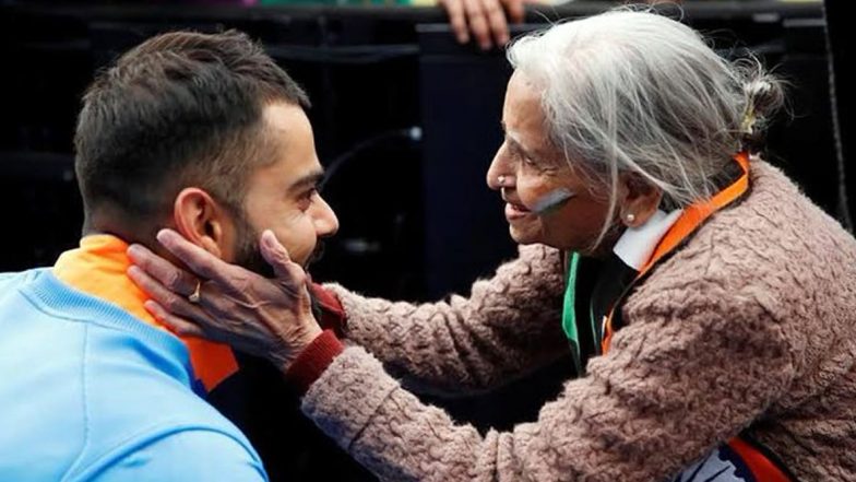 Team India की सुपर फैन चारुलता पटेल का हुआ निधन, व्हीलचेयर पर बैठ किया था भारतीय टीम को सपोर्ट, कप्तान कोहली के साथ तस्वीर हुई थी वायरल