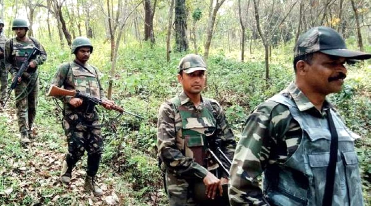 छत्तीसगढ़: बीजापुर में सुरक्षाबलों और नक्सलियों में मुठभेड़, 2 जवान शहीद- 1 नक्सली ढेर छत्तीसगढ़: बीजापुर में सुरक्षाबलों और नक्सलियों में मुठभेड़, 2 जवान शहीद- 1 नक्सली ढेर