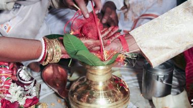 उत्तर प्रदेश: चोरी से गया था प्रेमिका से मिलने, लड़की के घर वालों ने पकड़ा और करा दी शादी लेकिन इसकी वजह भी जान लें