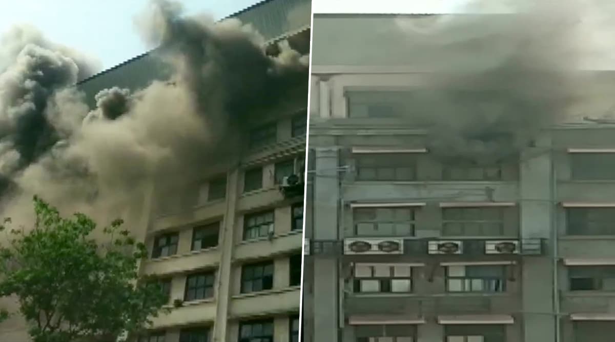 मुंबई: जीएसटी भवन में लगी आग, मौके पर फायर ब्रिगेड की कई गाड़ियां- राहत कार्य जारी मुंबई: जीएसटी भवन में लगी आग, मौके पर फायर ब्रिगेड की कई गाड़ियां- राहत कार्य जारी