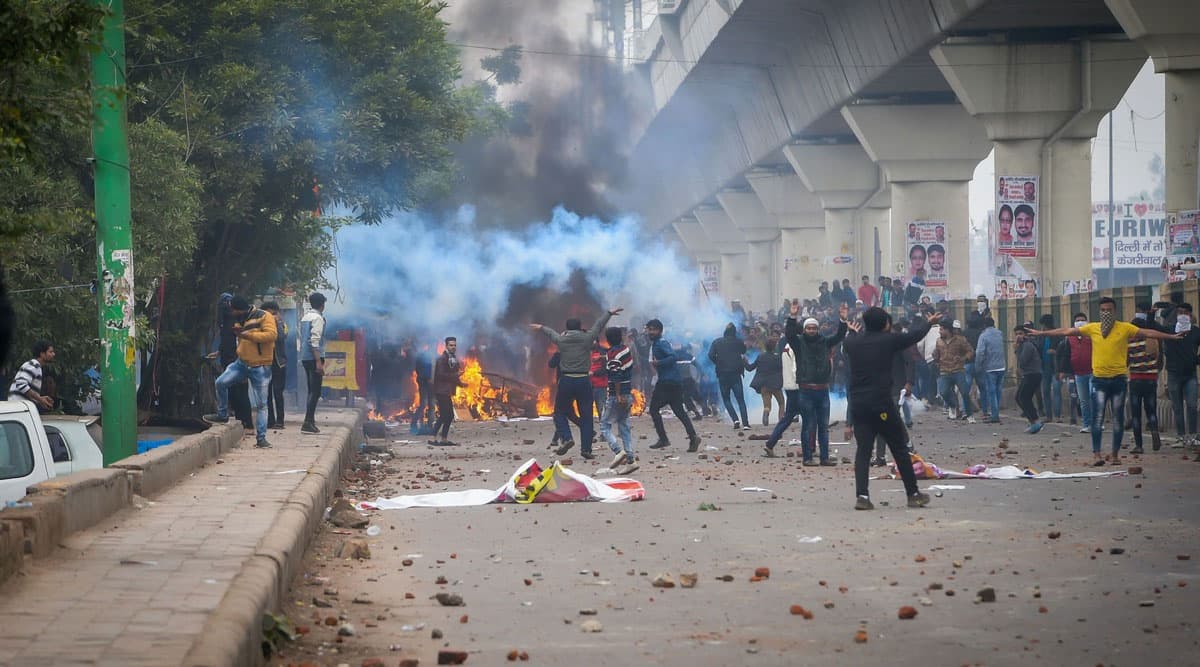 Delhi Violence: हाई कोर्ट पहुंचा दिल्ली हिंसा का मामला, बुधवार को होगी सुनवाई Delhi Violence: हाई कोर्ट पहुंचा दिल्ली हिंसा का मामला, बुधवार को होगी सुनवाई