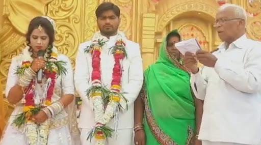 मध्य प्रदेश के सीहोर में अनोखा विवाह, संविधान की शपथ लेकर दूल्हा-दुल्हन  ने रचाई शादी