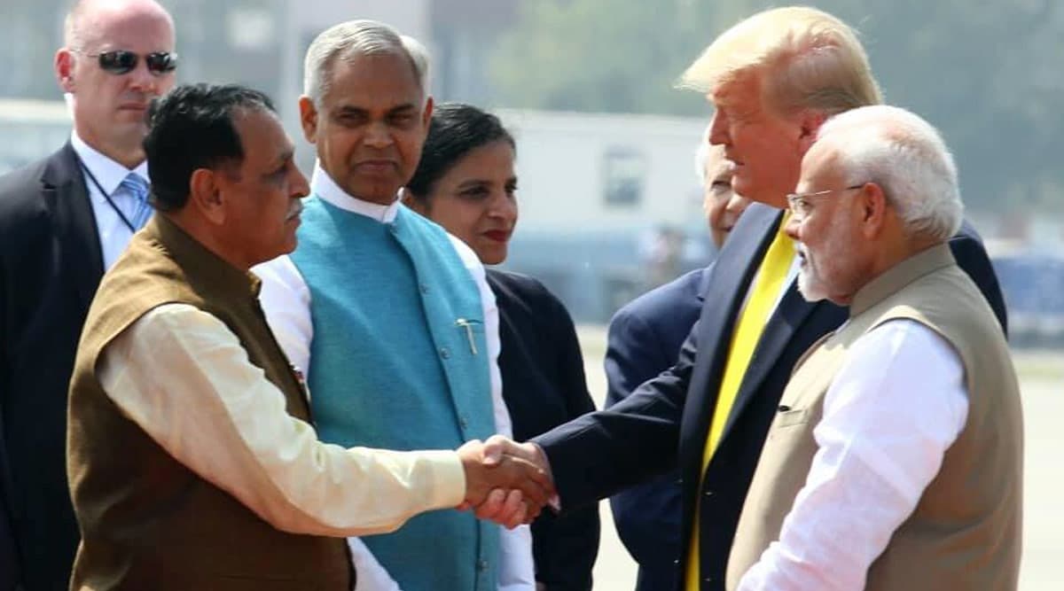 सीएम विजय रूपाणी बोले गुजरात सरकार ने डोनाल्ड ट्रंप की यात्रा पर 100 करोड़ नहीं बल्कि 8 करोड़ किए खर्च सीएम विजय रूपाणी बोले गुजरात सरकार ने डोनाल्ड ट्रंप की यात्रा पर 100 करोड़ नहीं बल्कि 8 करोड़ किए खर्च