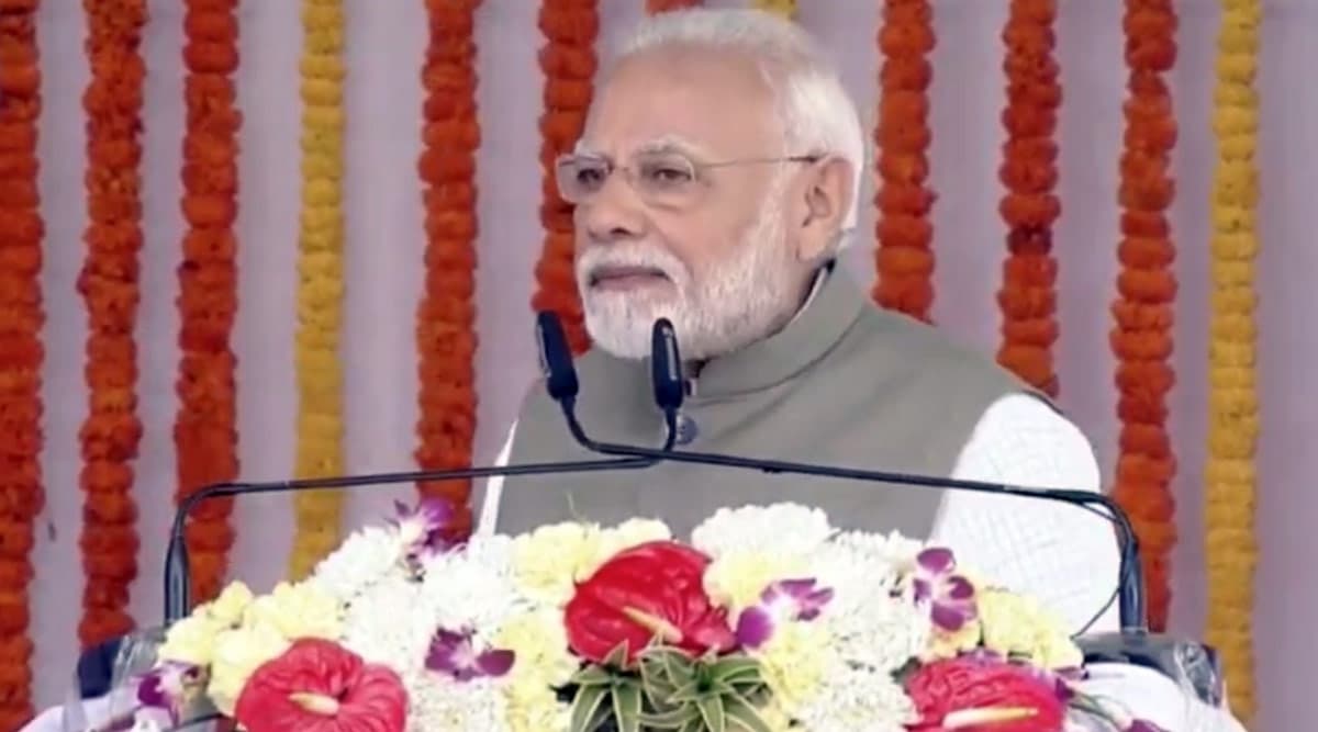 कोरोना वायरस से जंग: प्रधानमंत्री मोदी ने कहा-स्थिति ‘सामाजिक आपातकाल’ जैसी, संक्रमित मामले 5,500 के पार पहुंचे कोरोना वायरस से जंग: प्रधानमंत्री मोदी ने कहा-स्थिति ‘सामाजिक आपातकाल’ जैसी, संक्रमित मामले 5,500 के पार पहुंचे