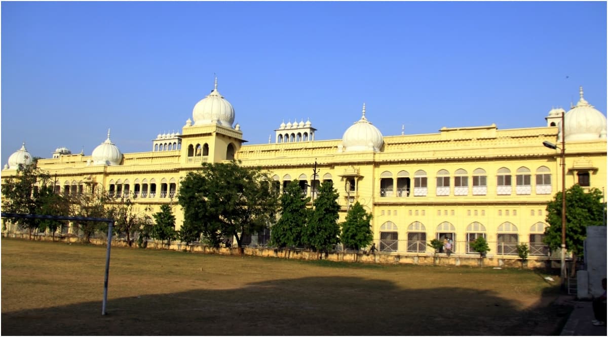 लखनऊ यूनिवर्सिटी की अनोखी पहल, छात्रों को तनाव से मुक्ति दिलाने के लिए सिखाएगा मुस्कुराने की कला लखनऊ यूनिवर्सिटी की अनोखी पहल, छात्रों को तनाव से मुक्ति दिलाने के लिए सिखाएगा मुस्कुराने की कला