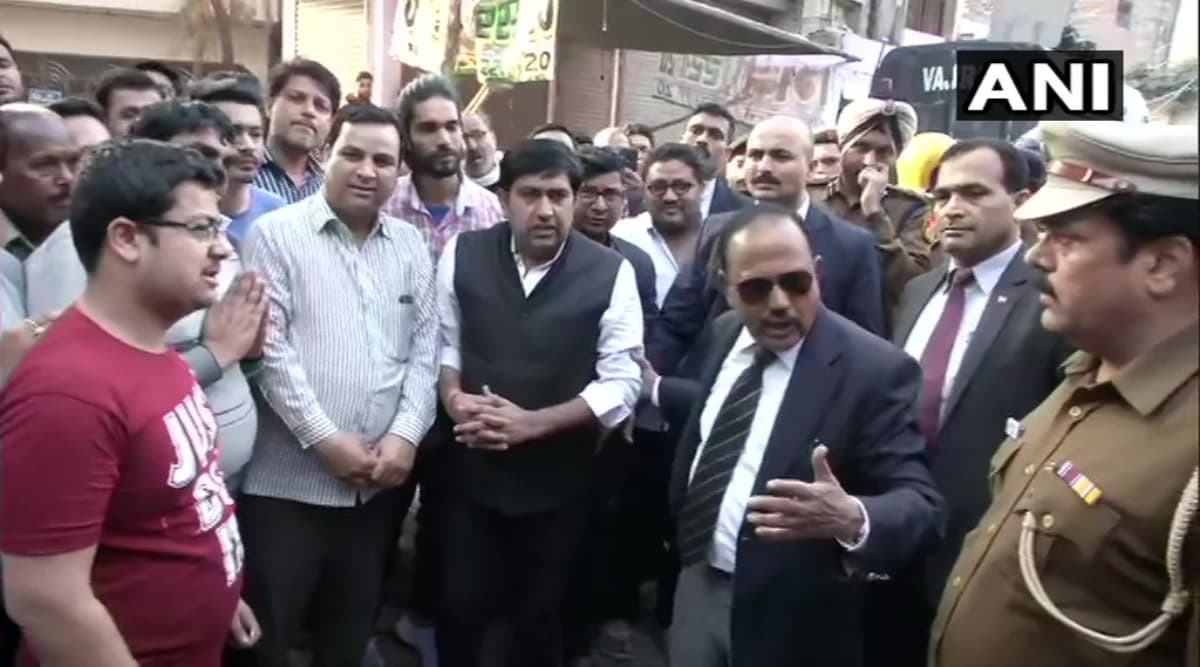 दिल्ली हिंसा: एक्शन में NSA अजित डोभाल, हिंसाग्रस्त इलाकों का दौरा कर गृहमंत्री अमित शाह को दी ग्राउंड रिपोर्ट दिल्ली हिंसा: एक्शन में NSA अजित डोभाल, हिंसाग्रस्त इलाकों का दौरा कर गृहमंत्री अमित शाह को दी ग्राउंड रिपोर्ट