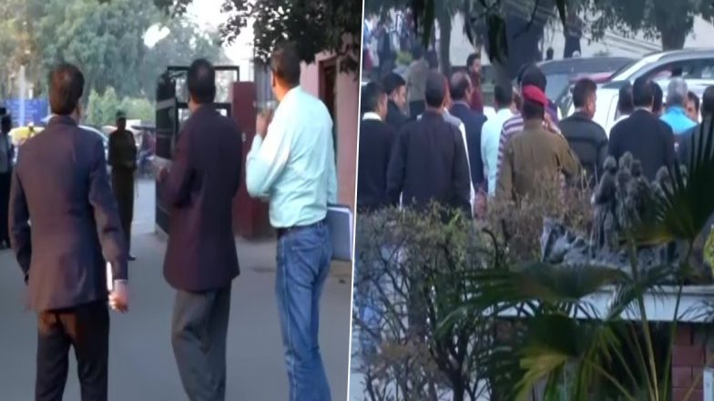 जामिया हिंसा: दिल्‍ली पुलिस की क्राइम ब्रांच टीम जांच के लिए कैंपस पहुंची, Alumni Association ने वीडियो के आधार पर दर्ज कराया मामला