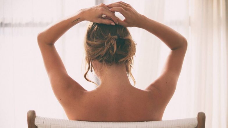Nude Cleaning Business! नूड होकर घरों में सफाई करती है यह महिला, हर घंटे की कमाई जानकर आप भी हो जाएंगे हैरान