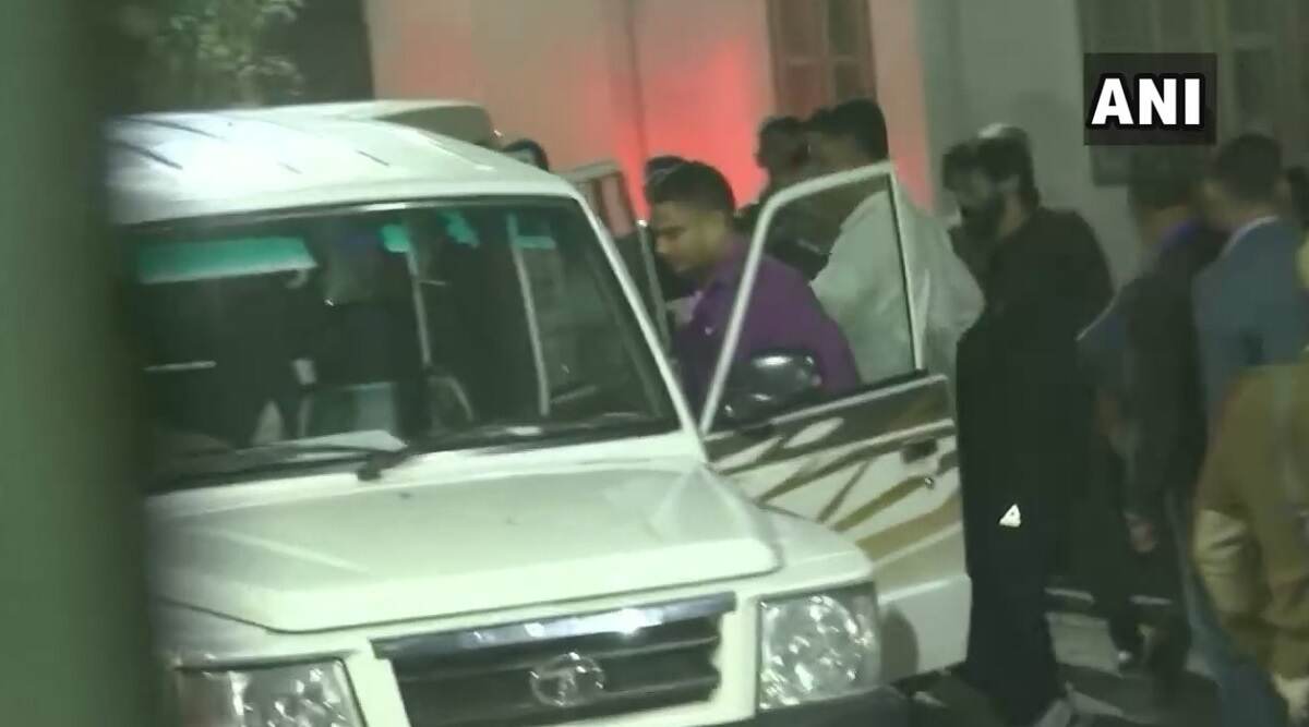 शरजील इमाम की गुवाहाटी कोर्ट में पेशी, पुलिस को मिली 4 दिन की रिमांड शरजील इमाम की गुवाहाटी कोर्ट में पेशी, पुलिस को मिली 4 दिन की रिमांड