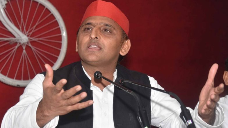 अखिलेश यादव के रिश्तेदारों ने लगवाया कोरोना का टीका, चाचा शिवपाल सिंह यादव भी जल्द लेने वाले हैं डोज