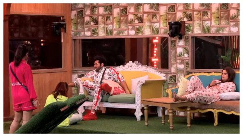 Bigg Boss 13 Day 127 Highlights: рд░рд╢реНрдорд┐ рджреЗрд╕рд╛рдИ рдмрдиреА рдЕрдЧрд▓реА рдПрд▓рд┐рдЯ рдореЗрдВрдмрд░, рдкреНрд░реЗрд╕ рдореЗрдВрдмрд░реНрд╕ рдХреЗ рдЬрд╛рдиреЗ рдмрд╛рдж рдШрд░ рдореЗрдВ рдЖрдпрд╛ рддреВрдлрд╛рди