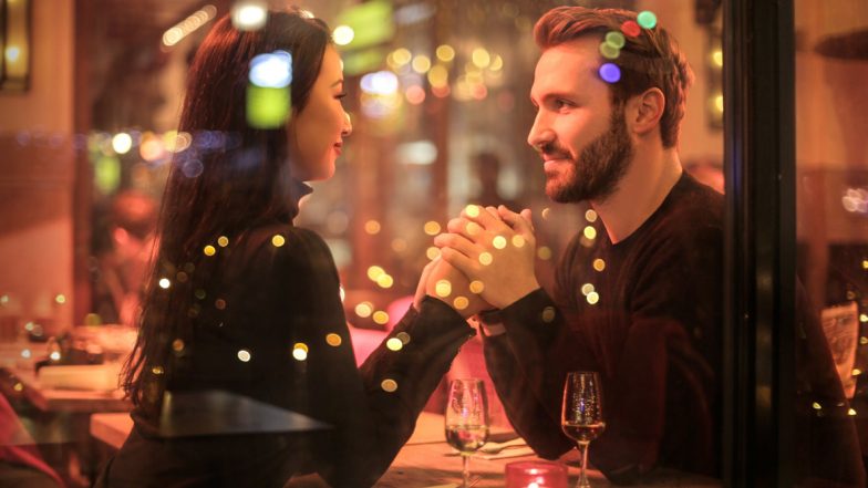 Valentine’s Day 2020 Gifts Ideas: वैलेंटाइन डे पर खास अंदाज में अपनी प्रेमिका या पत्नी से जाहिर करें प्यार, ये रोमांटिक गिफ्ट्स देकर उन्हें करें सरप्राइज
