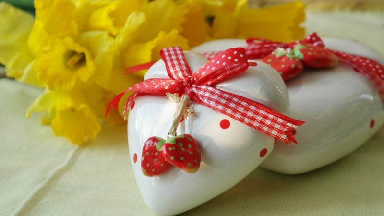 Valentine's Day 2020 Special Gifts: ये सेक्सी लुक वाले गिफ्ट देकर आप जीत सकते हैं अपनी महबूबा का दिल