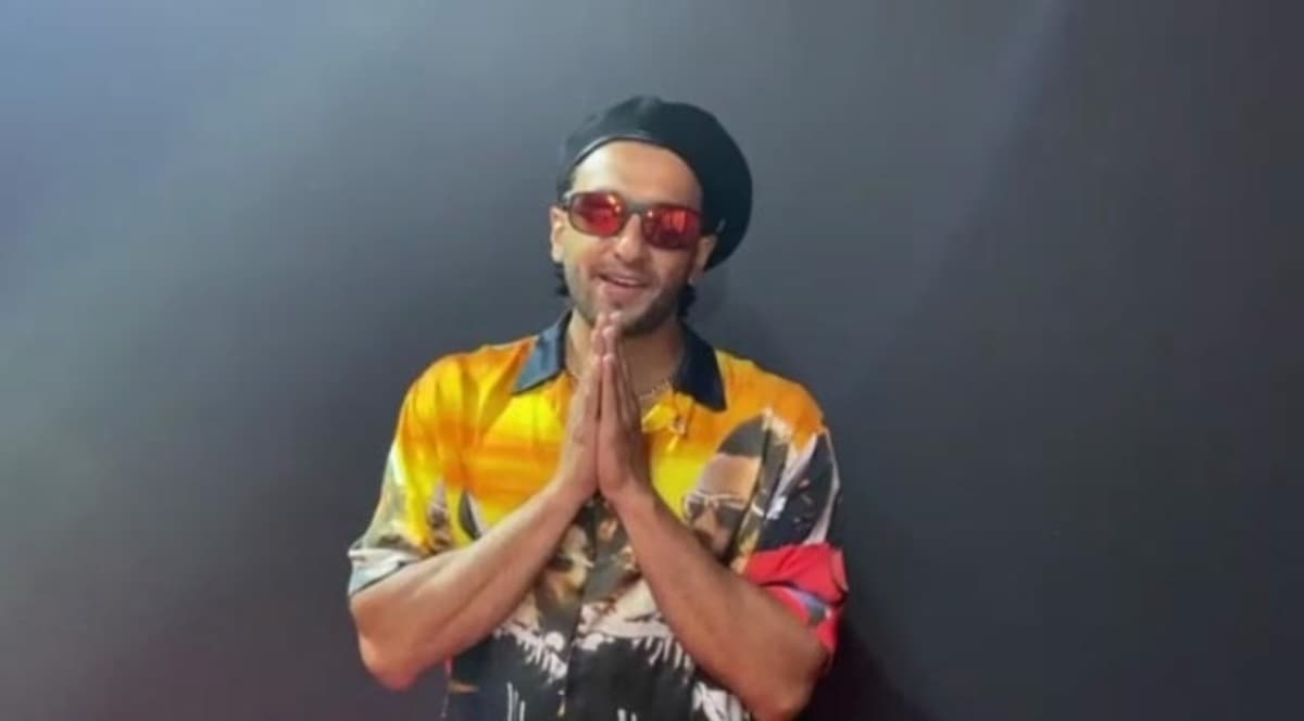 अमेरिकी डांस शो के फाइनलिस्ट वी अनबीटेबल का रणवीर सिंह ने बढ़ाया जोश अमेरिकी डांस शो के फाइनलिस्ट वी अनबीटेबल का रणवीर सिंह ने बढ़ाया जोश