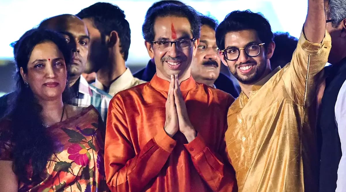 महाराष्ट्र के सीएम उद्धव ठाकरे अयोध्या के लिए मुंबई से रवाना, आज करेंगे रामलला के दर्शन- कोरोना के चलते नहीं करेंगे सरयू आरती महाराष्ट्र के सीएम उद्धव ठाकरे अयोध्या के लिए मुंबई से रवाना, आज करेंगे रामलला के दर्शन- कोरोना के चलते नहीं करेंगे सरयू आरती