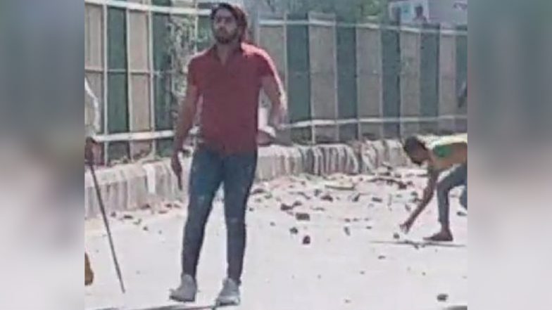 दिल्ली हिंसा: शाहरुख खान की पिस्तौल बरामद!