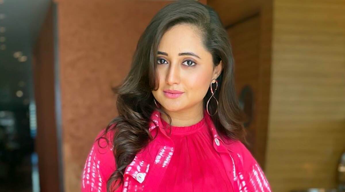 टीवी अभिनेत्री रश्मि देसाई ने कहा- 'बिगबॉस 13' ने मुझे मजबूत इंसान बनाया टीवी अभिनेत्री रश्मि देसाई ने कहा- 'बिगबॉस 13' ने मुझे मजबूत इंसान बनाया