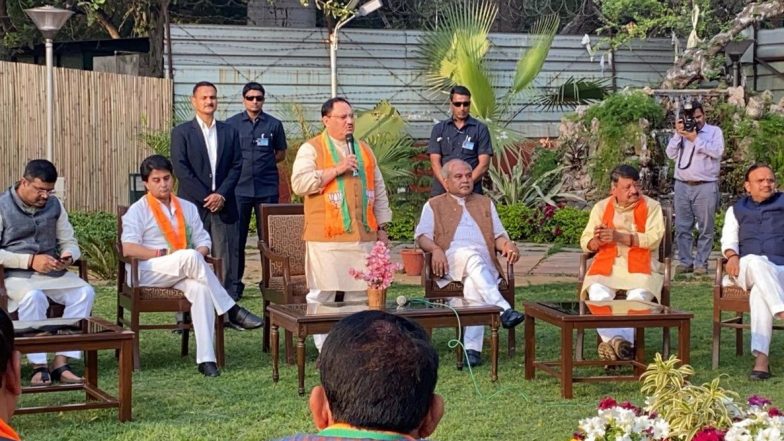 मध्य प्रदेश: कमलनाथ की सरकार गिराने वाले कांग्रेस के 22 बागी पूर्व विधायक BJP में हुए शामिल,जेपी नड्डा- सिंधिया समेत कई नेता रहे मौजूद
