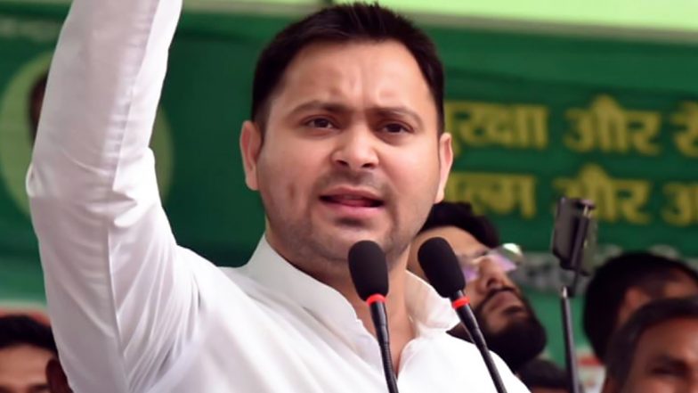 पेट्रोल की बढ़ती कीमतों के विरोध में तेजस्वी यादव ने साइकिल से किया मार्च