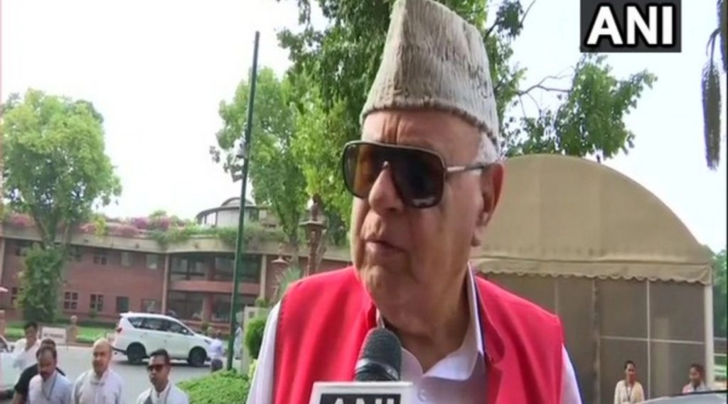 फारूक अब्दुल्ला ने पीएम मोदी से  जम्मू कश्मीर में ‘4जी’ इंटरनेट सेवा बहाल करने का अनुरोध किया